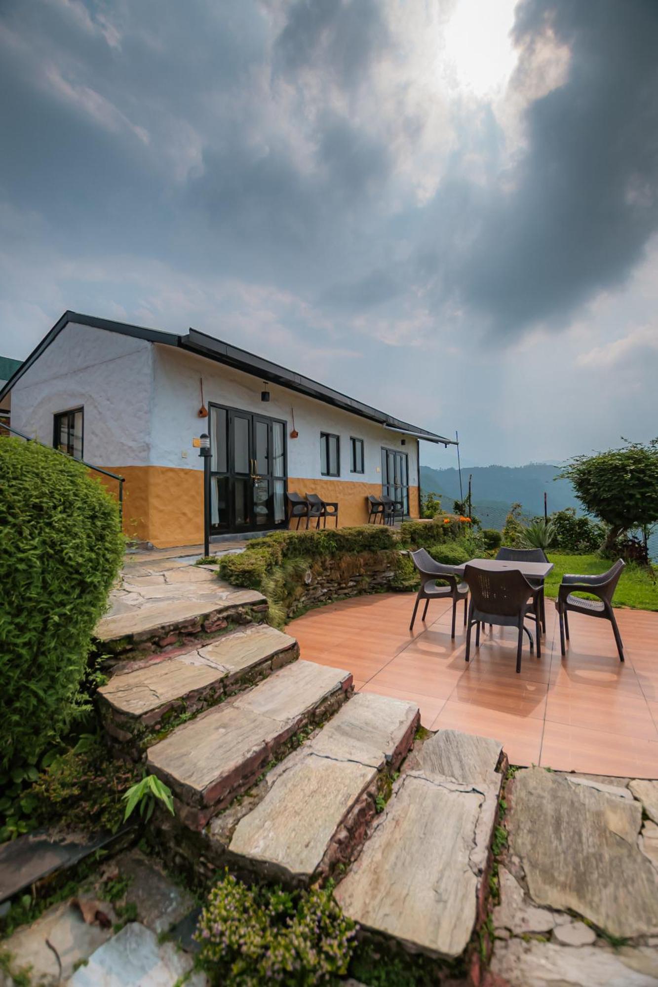 Hotel Raniban Retreat Pokhara Esterno foto