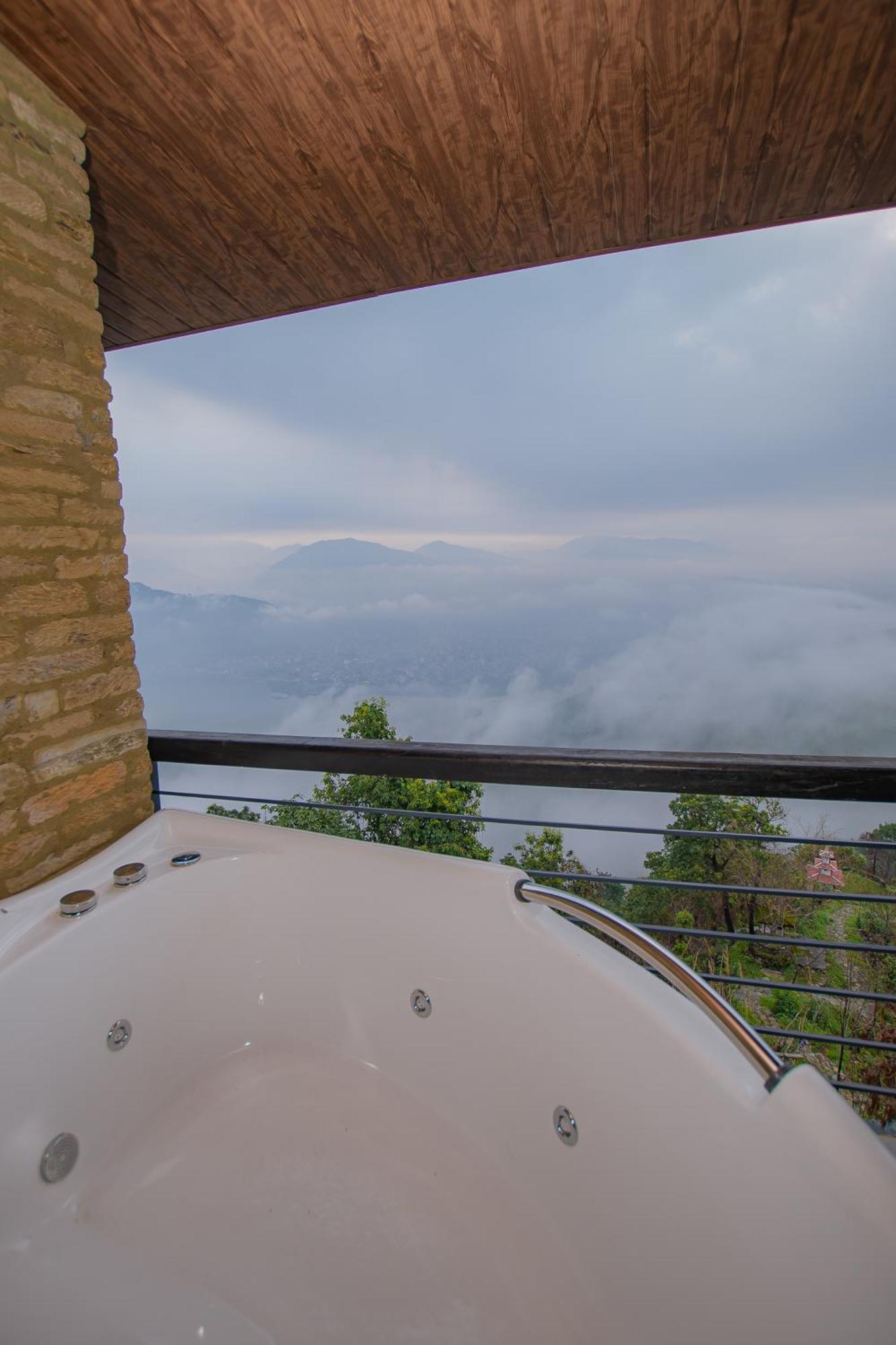 Hotel Raniban Retreat Pokhara Esterno foto