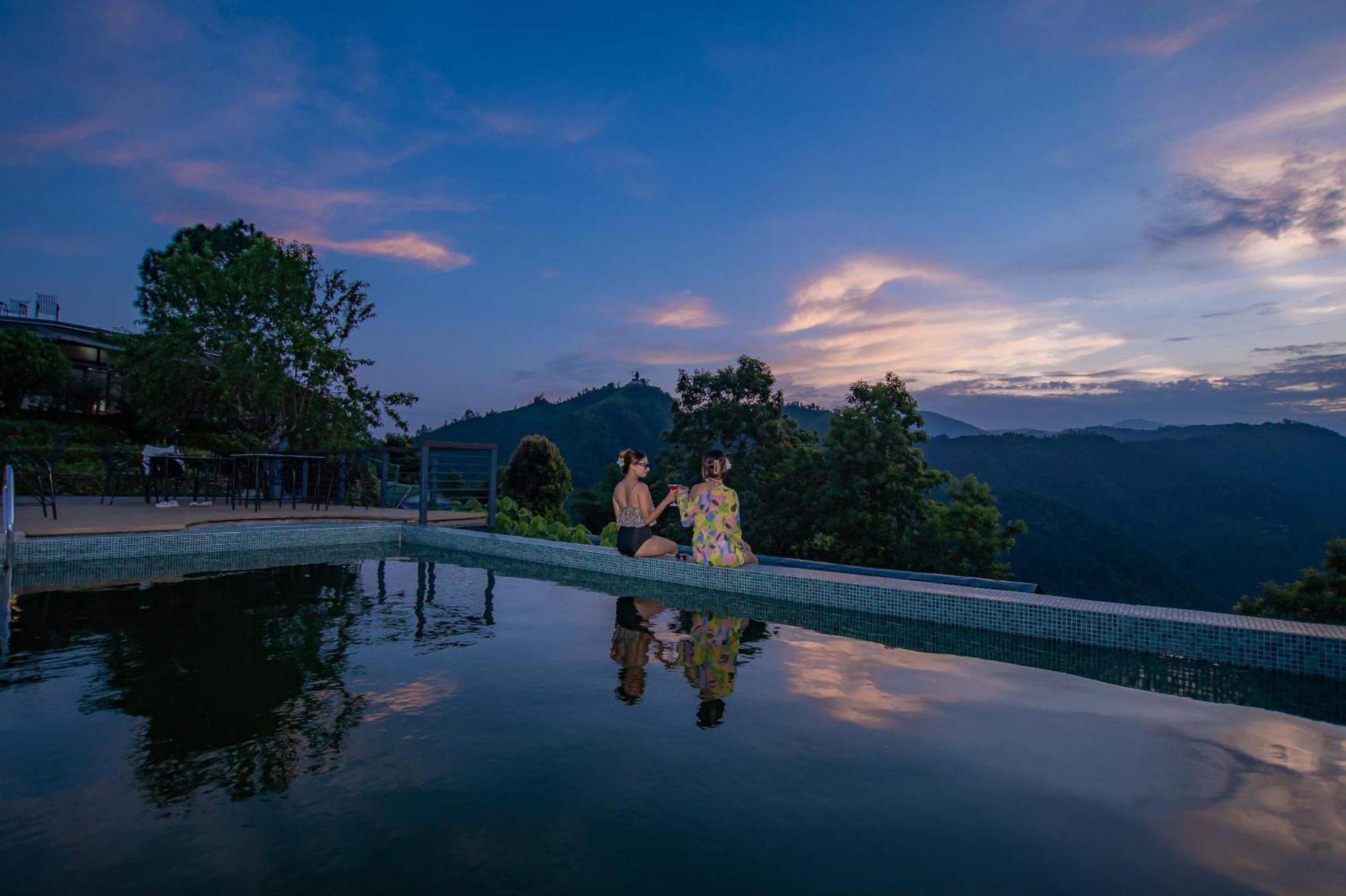 Hotel Raniban Retreat Pokhara Esterno foto